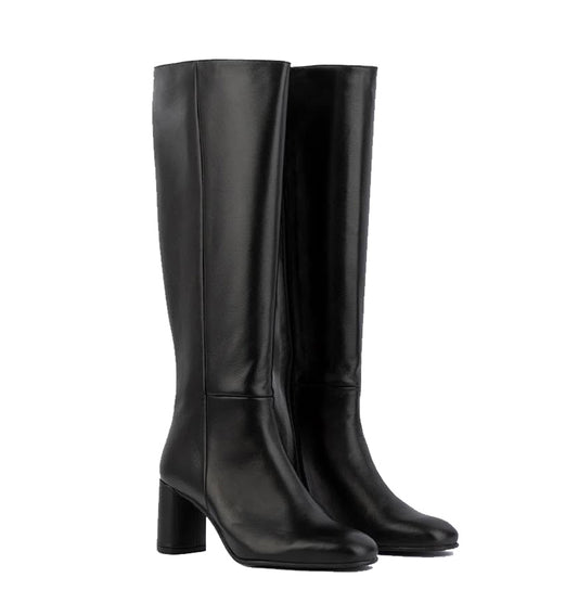 Bota alta media en piel negro