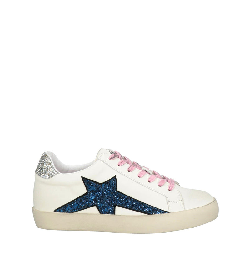 Sneaker con cristal marino y cordón rosa