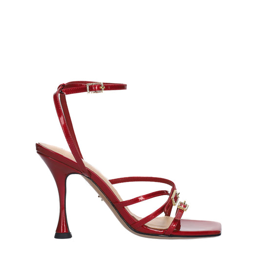 H128 - Sandalia con hebillas joya en rojo