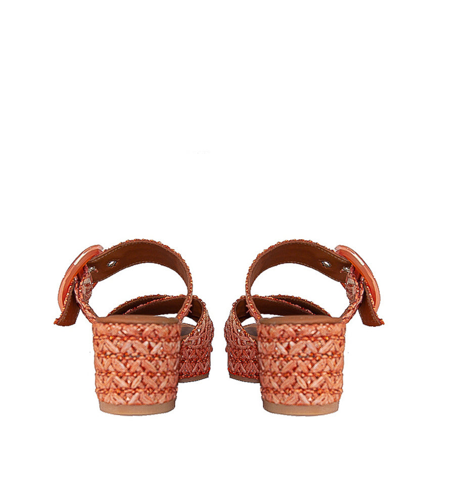 NILO- Cuña plataforma con hebilla en rafia coral