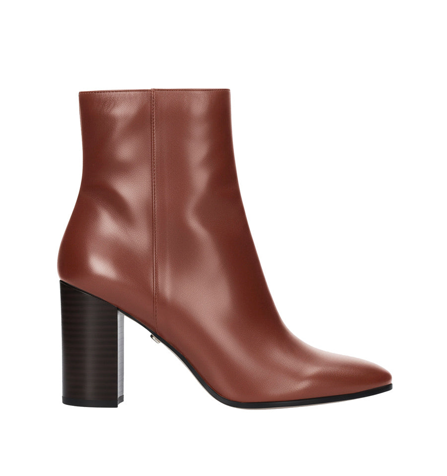 Botín puntera redonda en piel marrón