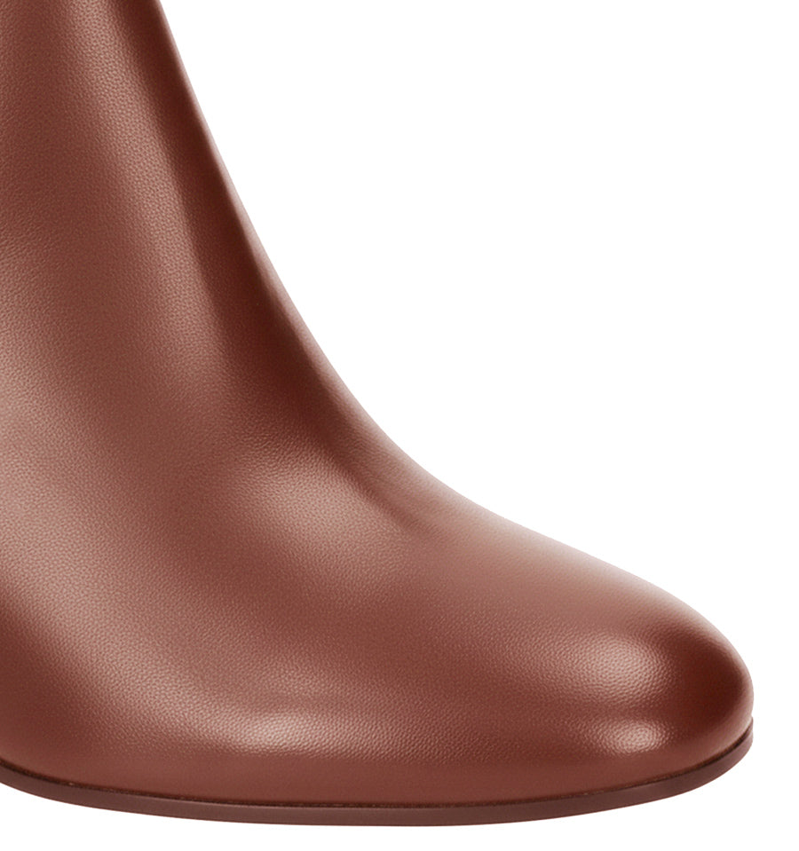 Botín puntera redonda en piel marrón