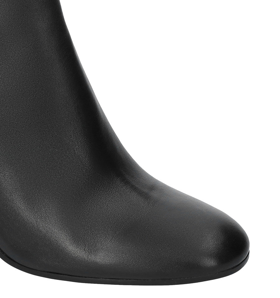 Botín puntera redonda en piel negro