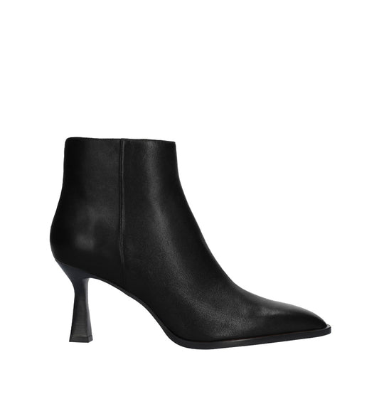 AMINA Botín puntera en piel negro