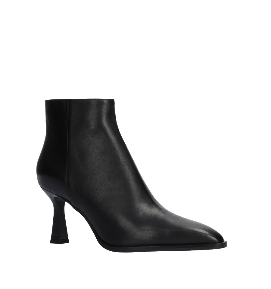 AMINA Botín puntera en piel negro