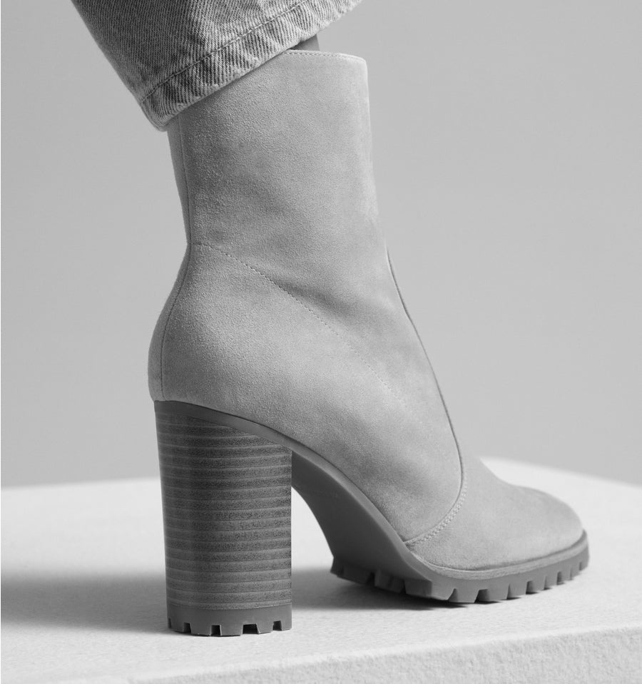 RIMBA Botín suela track en ante cuero