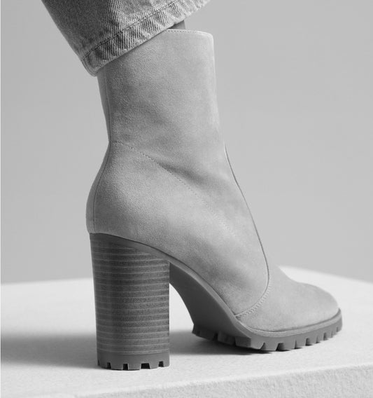 RIMBA Botín suela track en ante cuero