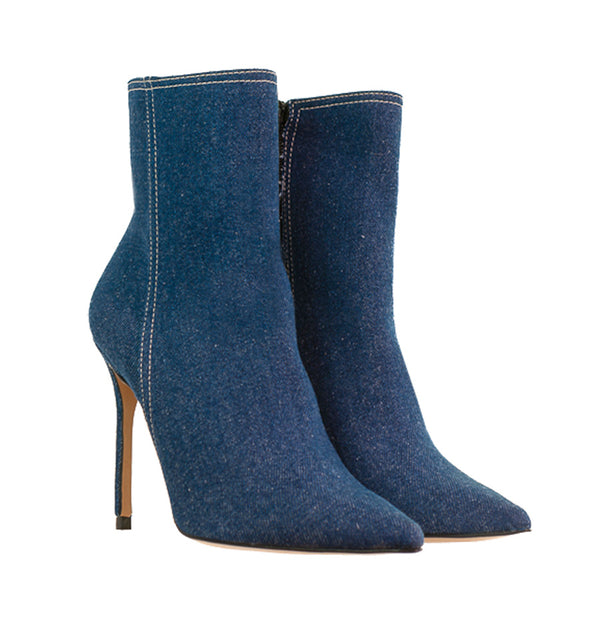 Botín stiletto alto en jeans