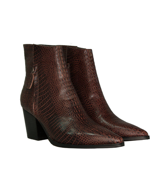 Botín medio tipo cowboy en piel grabada marron
