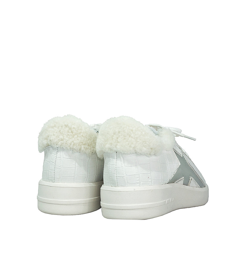 Sneakers con borreguito y estrella en blanco