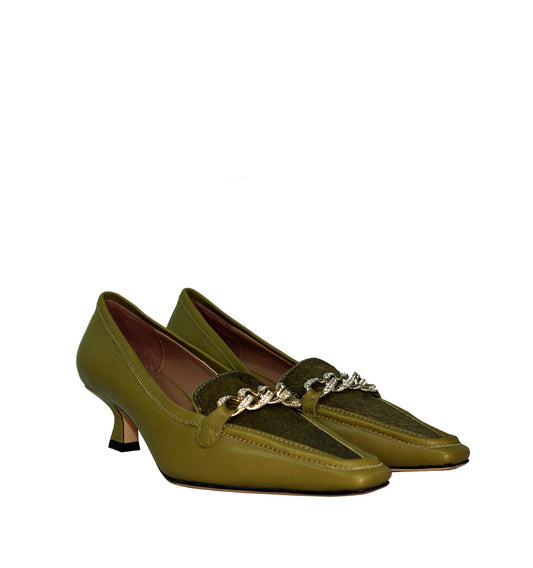 Mocasín con cadena combi piel/pony en verde-oliva
