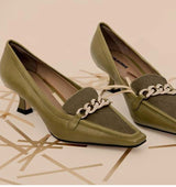 Mocasín con cadena combi piel/pony en verde-oliva