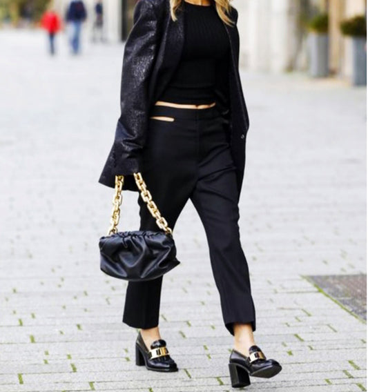 Mocasín con adorno en piel negro