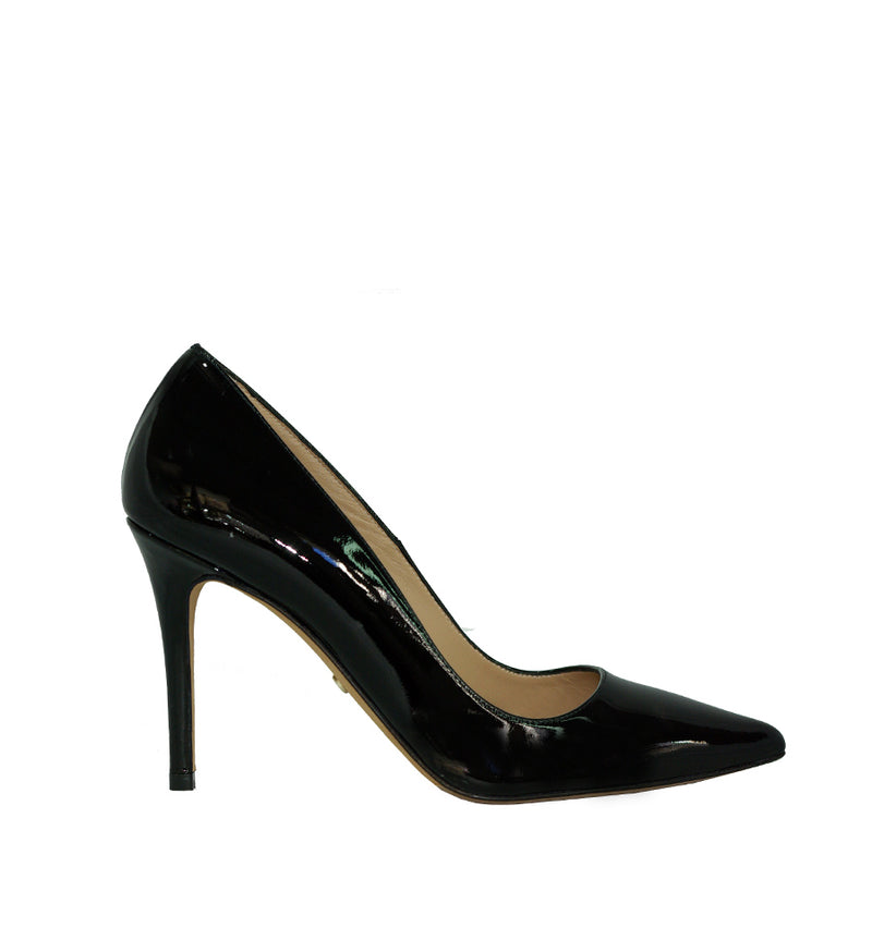 Stiletto medio/alto en charol negro-c