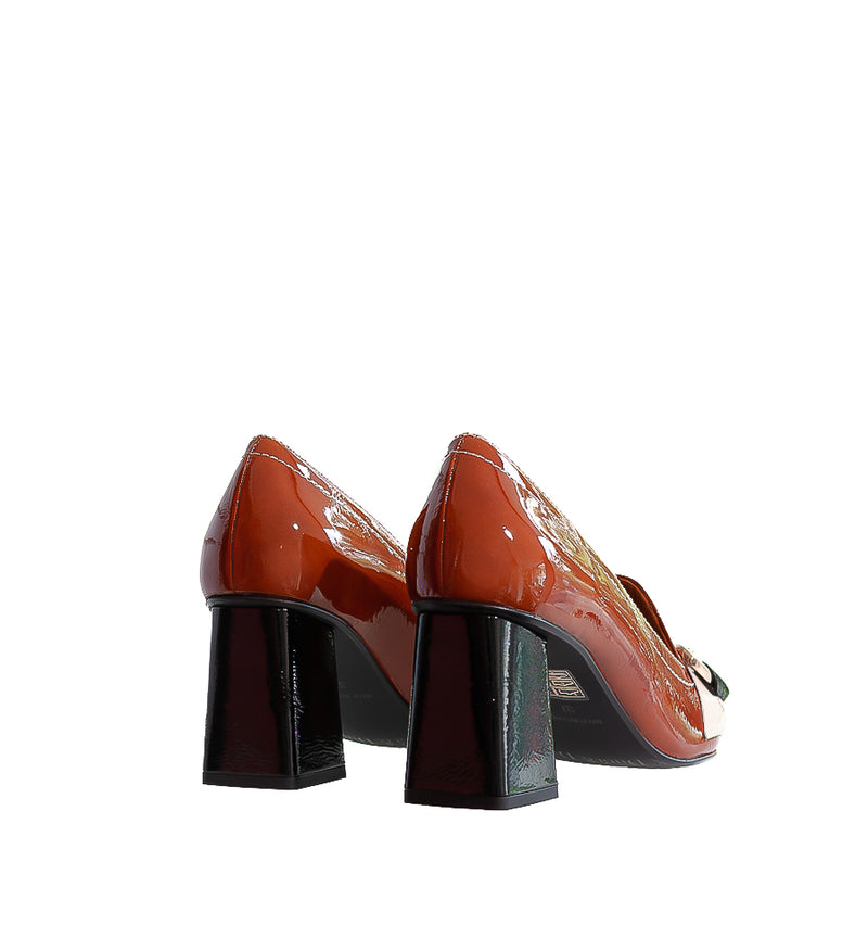 Mocasín medio multi charol avellana
