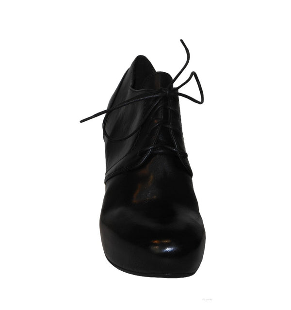 L8801 -Zapato de Vic abotinado con cordón