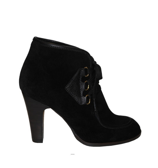 Botín en ante negro con cordón