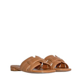 Pala con forma de "H" en piel camel