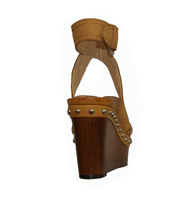Cuña con tiras cruzadas en camel