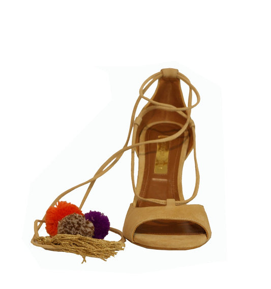 VANGELA - Sandalia alta y borlones de colores