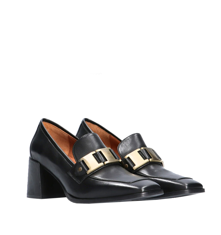 Mocasín con adorno en piel negro